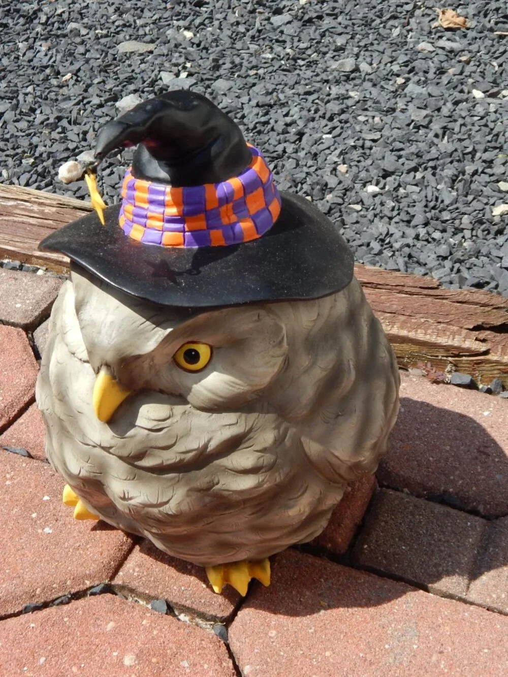 Resin Owl Figurine Halloween Decor with Wizard Hat 5.5